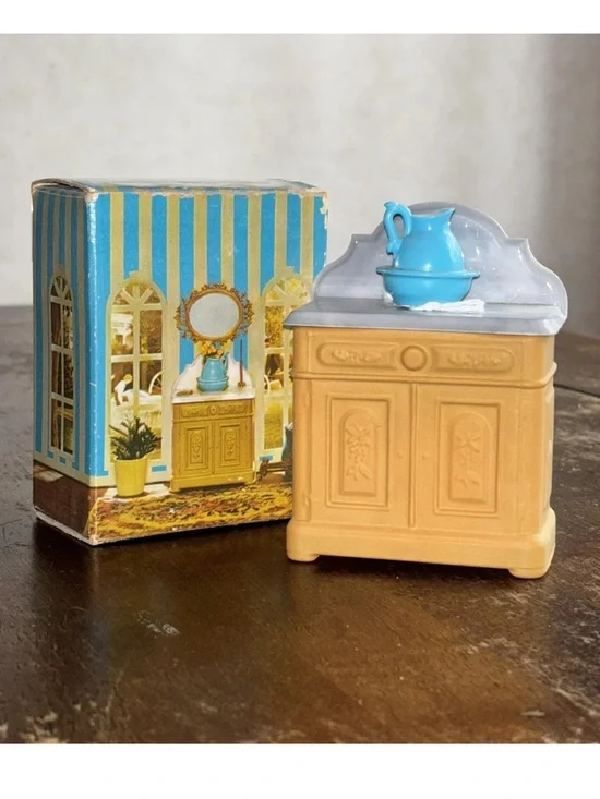 Avon ENGLISH PROVINCIAL Victorian Washstand,Cologne, Bath Oil, Powder Sachet VTG - Picture 3 of 16
